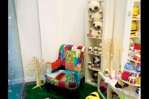 Bright colours instantly attract